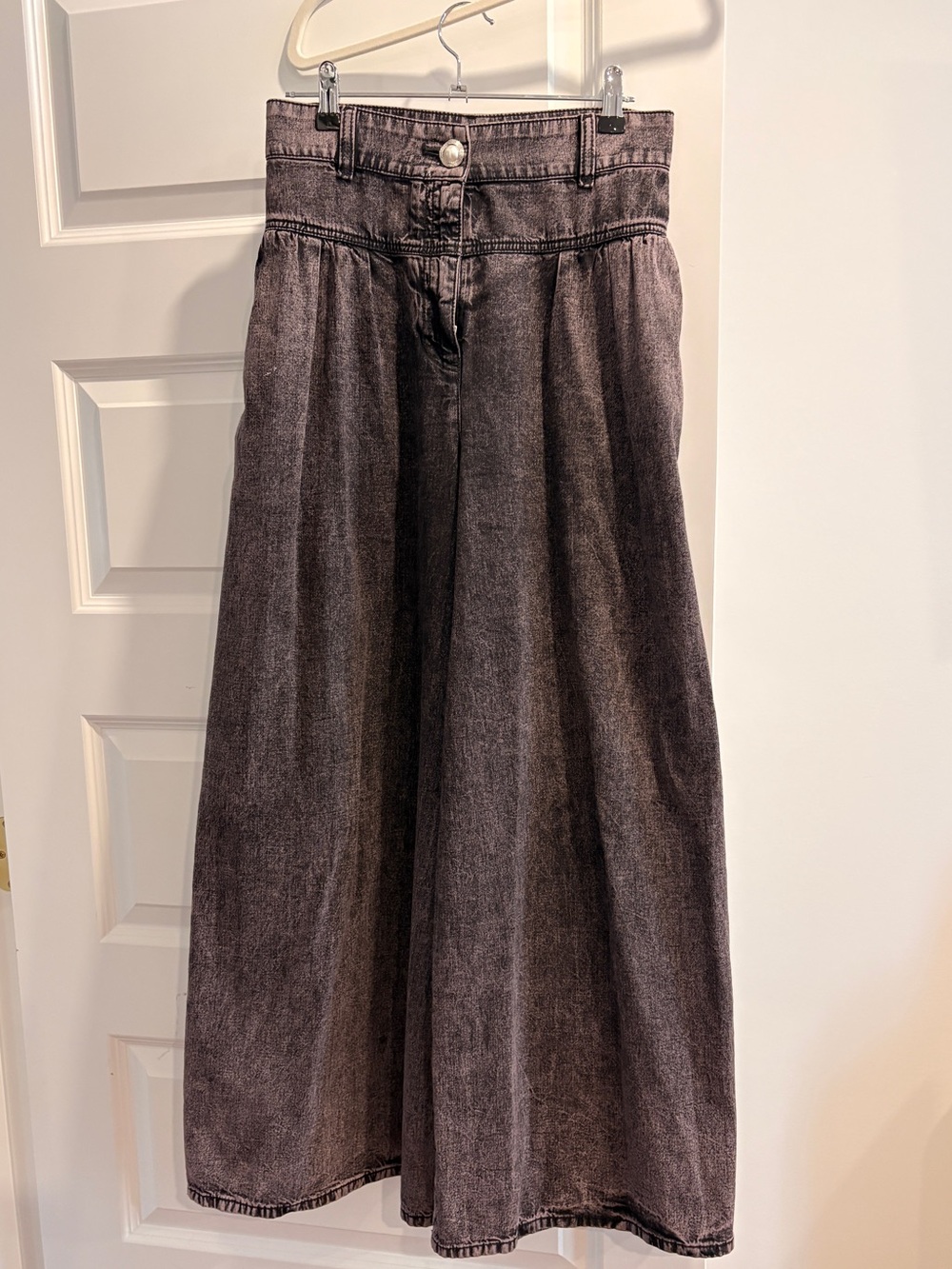 Chanel 2022 Pearl Button Wide Leg Jeans FR 36-authentic